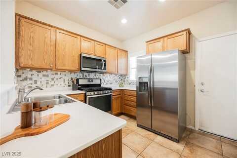 7957 Fantail Drive, North Las Vegas, NV 89084