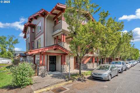 9817 NE IRVING ST, Portland, OR 97220