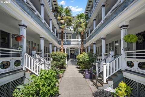 2127 NW IRVING ST, Portland, OR 97210