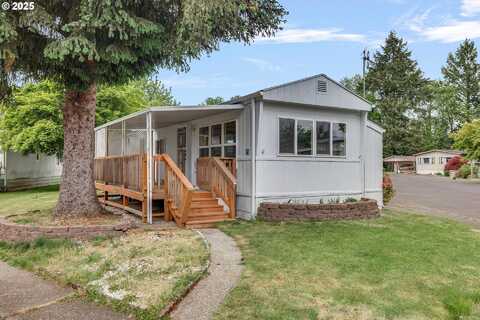 570 N 10TH AVE, Cornelius, OR 97113
