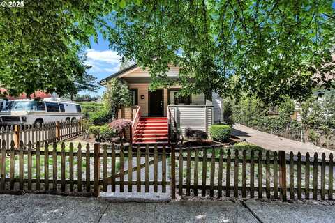 101 JEFFERSON ST, Oregon City, OR 97045