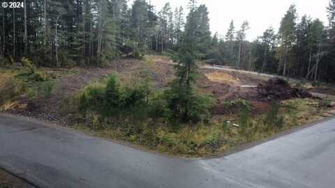 5700 LITTLE WOAHINK DR, Florence, OR 97439