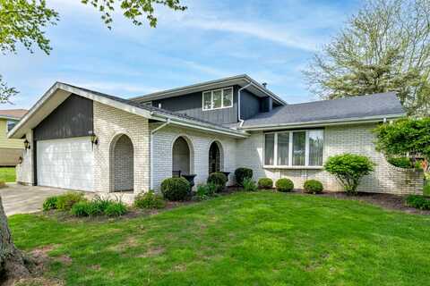 8764 Clark Place, Crown Point, IN 46307