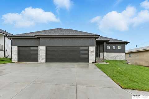 8222 N 167th Avenue, Bennington, NE 68007