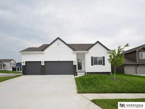 11312 Horizon Circle, Papillion, NE 68046