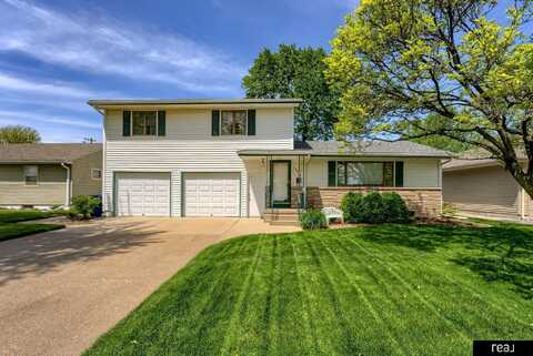 1852 E 19th Street, Fremont, NE 68025