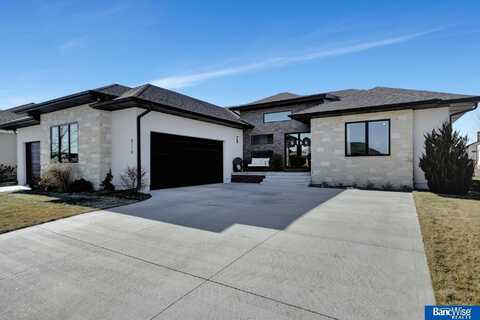 8119 S 97 Street, Lincoln, NE 68526