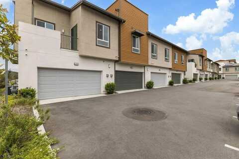1050 Kendale Way, Vista, CA 92081