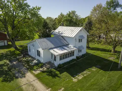 120 S Mackinaw Street, Waldron, MI 49288