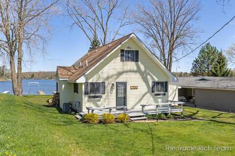 7964 W Royal Road, Stanwood, MI 49346