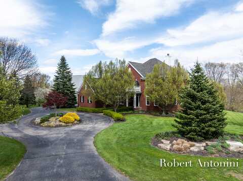 1080 Whitewood Farms Court NE, Grand Rapids, MI 49525