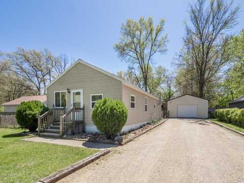 415 W Plainwell Street, Plainwell, MI 49080