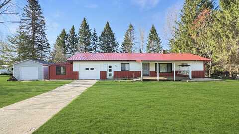 1020 E 46 Rd, Cadillac, MI 49601