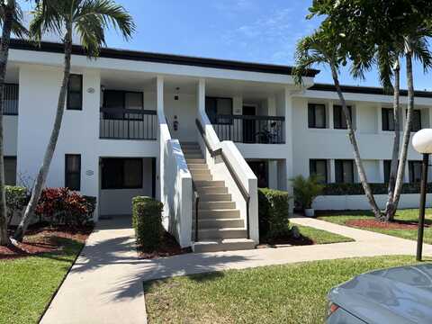 2840 Casa Way, Delray Beach, FL 33445