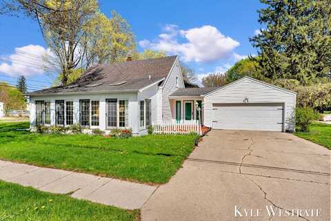 405 S 1st Street, Edmore, MI 48829