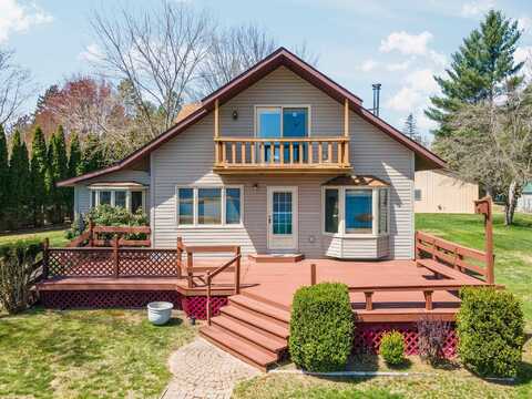 612 W River Court, Gladwin, MI 48624