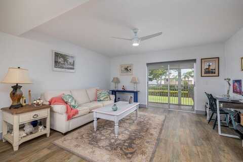 18081 SE Country Club Drive, Jupiter, FL 33469