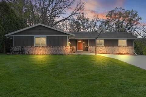 2394 Cedar Crest Drive NE, Grand Rapids, MI 49525