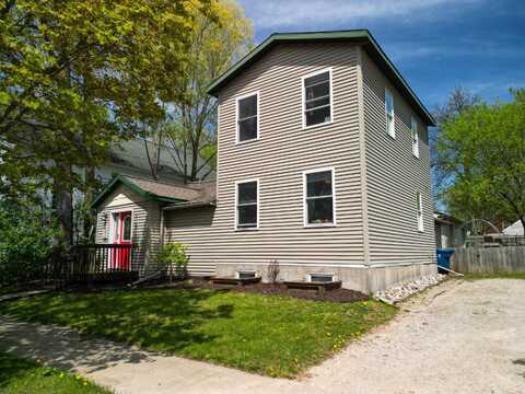 119 E Dayton Street, Fremont, MI 49412