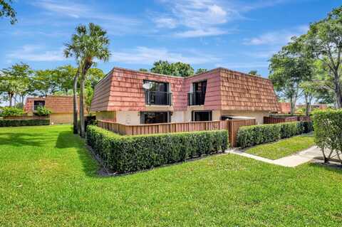 708 Buttonwood Lane, Boynton Beach, FL 33436