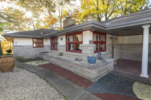 1230 Hillcrest Road, South Bend, IN 46617