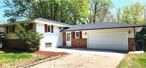 2636 Brookview Drive E, Maplewood, MN 55119
