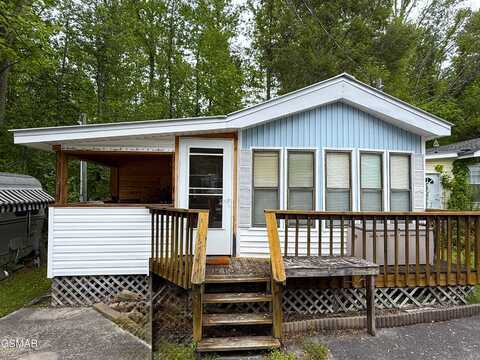 5355 East Pkwy, Cosby, TN 37722
