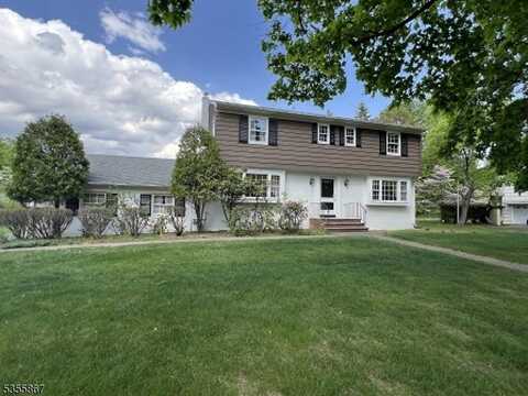 7 Fairhaven Dr, Whippany, NJ 07950
