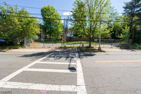 529 Valley Rd, Montclair, NJ 07043