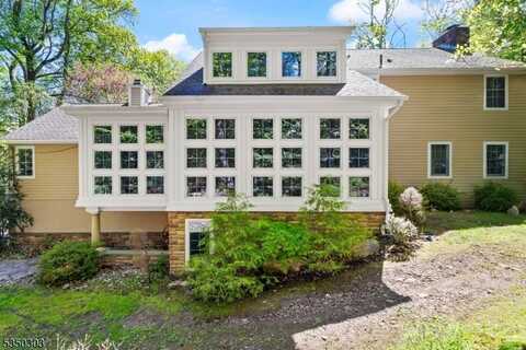 15 Brookvale Rd, Kinnelon, NJ 07405