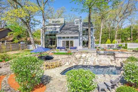 302 W Lakeshore Dr, Vernon, NJ 07422