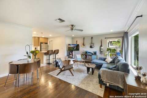 718 Olney, San Antonio, TX 78209