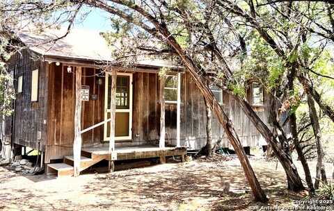 104 Cypress Pt, Pipe Creek, TX 78063