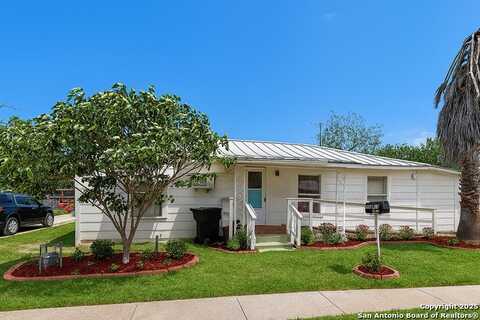 111 Fernandez, Devine, TX 78016