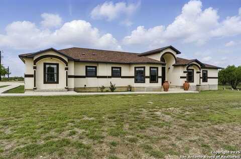 1110 Atascosa County Road 101, Floresville, TX 78114