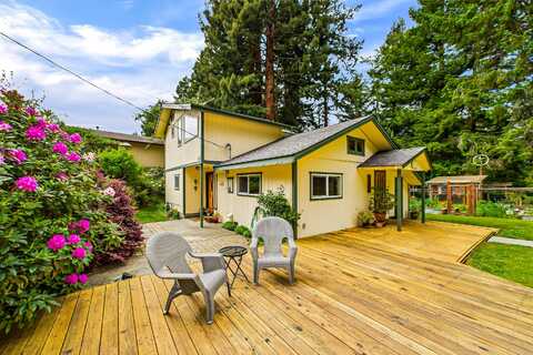 402 Tanglewood Road, Arcata, CA 95521