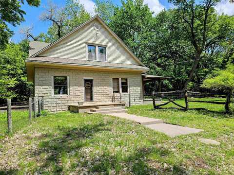 2140 25th Rd, Sterling, KS 67579
