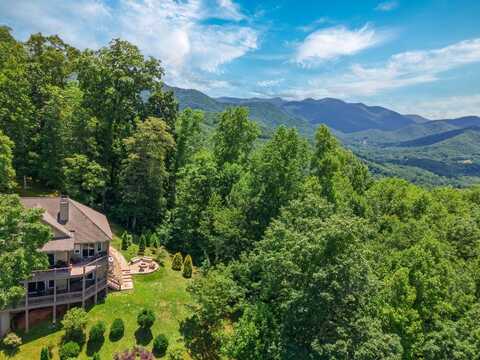 129 Skyline Park Drive, Franklin, NC 28734