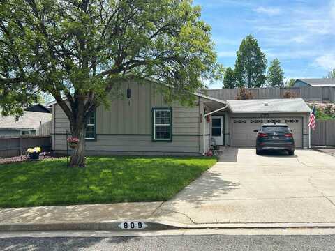809 Sutter Street, Yreka, CA 96097