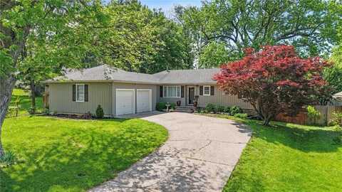 7917 W 74 Street, Overland Park, KS 66204