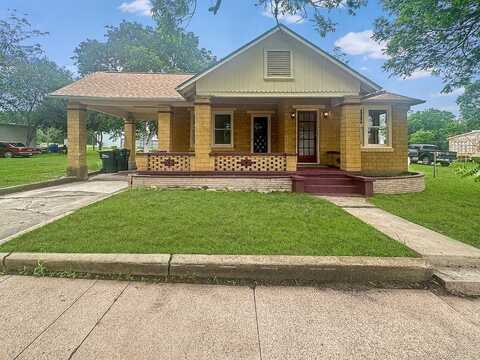 320 East South Main Street, Flatonia, TX 78941