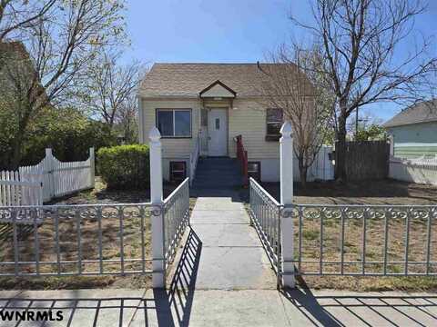 1806 AVENUE G, SCOTTSBLUFF, NE 69361