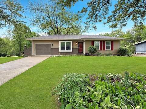 913 Walnut Street, Higginsville, MO 64037