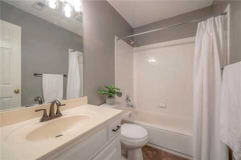9509 E 79th Street, Raytown, MO 64138