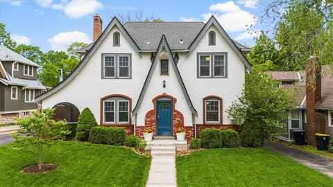6522 Oak Street, Kansas City, MO 64113