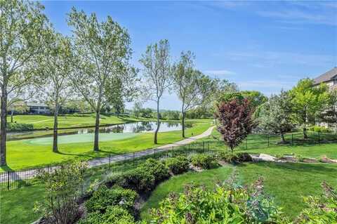 6420 N National Drive, Parkville, MO 64152