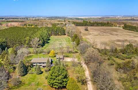 W3256 Princeton Road, Green Lake, WI 54941