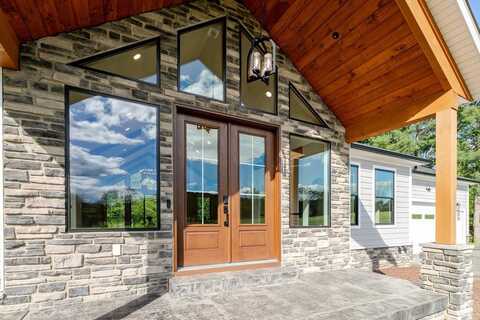 10 SAMUEL BEARS RD, WEYERS CAVE, VA 24486