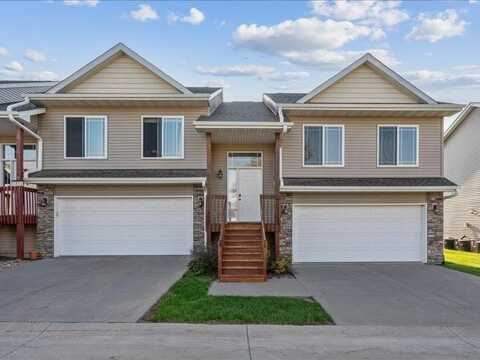 1810 Goose Lake Cir, NorthLiberty, IA 52317