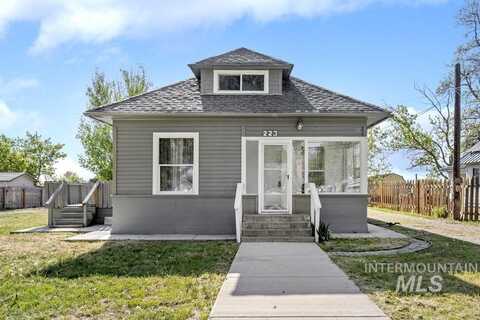 223 W Blvd, New Plymouth, ID 83655
